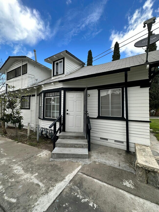 Building Photo - 3633 Kansas Ave