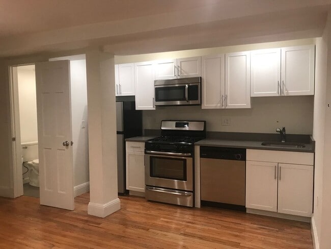 Building Photo - Nice 2 bed in Allston