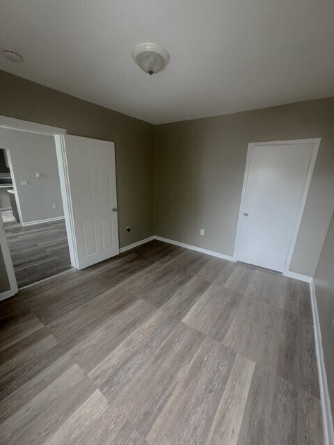 Building Photo - 2917 Poplar Terrace