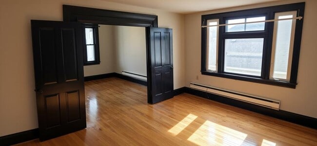 Building Photo - 283 Front Ave