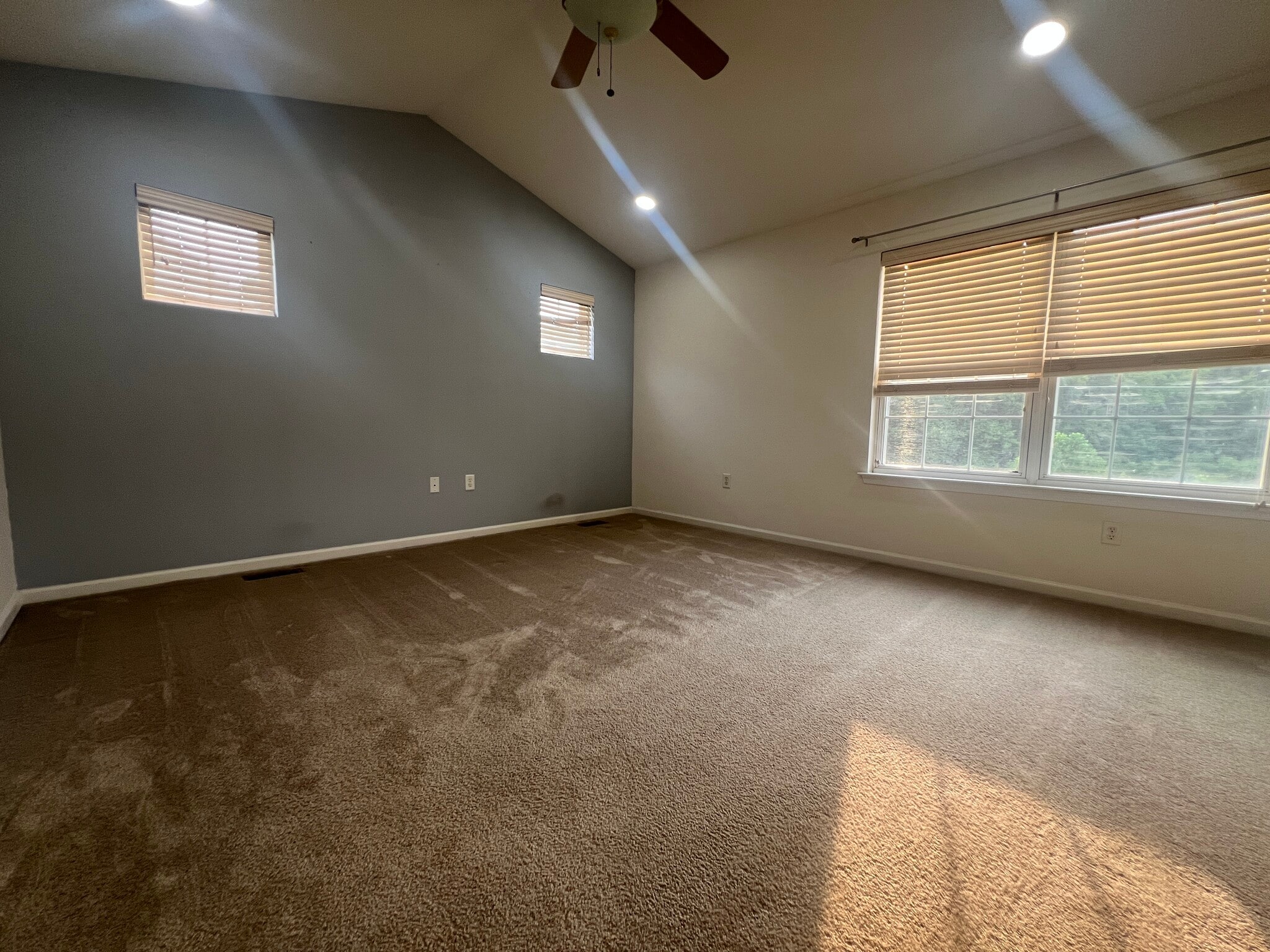 Building Photo - 8 Dolmen Ln