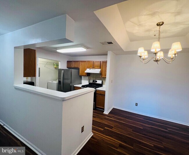 Building Photo - 8095 Lacy Dr