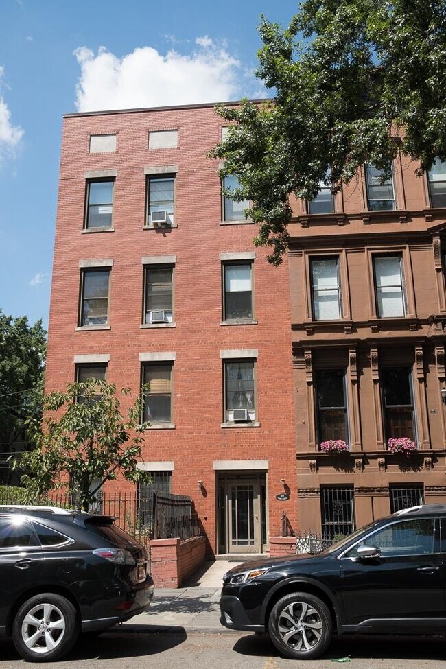 Building Photo - 457 Jersey Ave