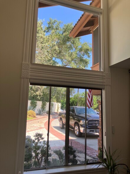LG WINDOWS OPEN TO WATER FEATURE - 651 Paseo Vista