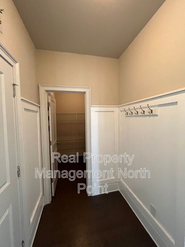 Building Photo - 184 Gray Trl