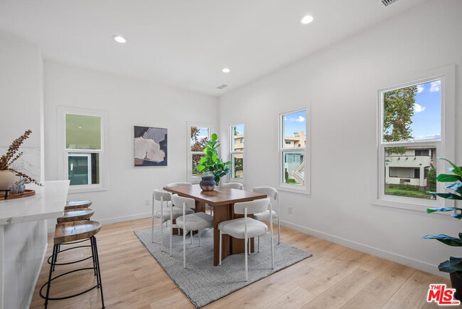 Building Photo - 3628 E 1st St