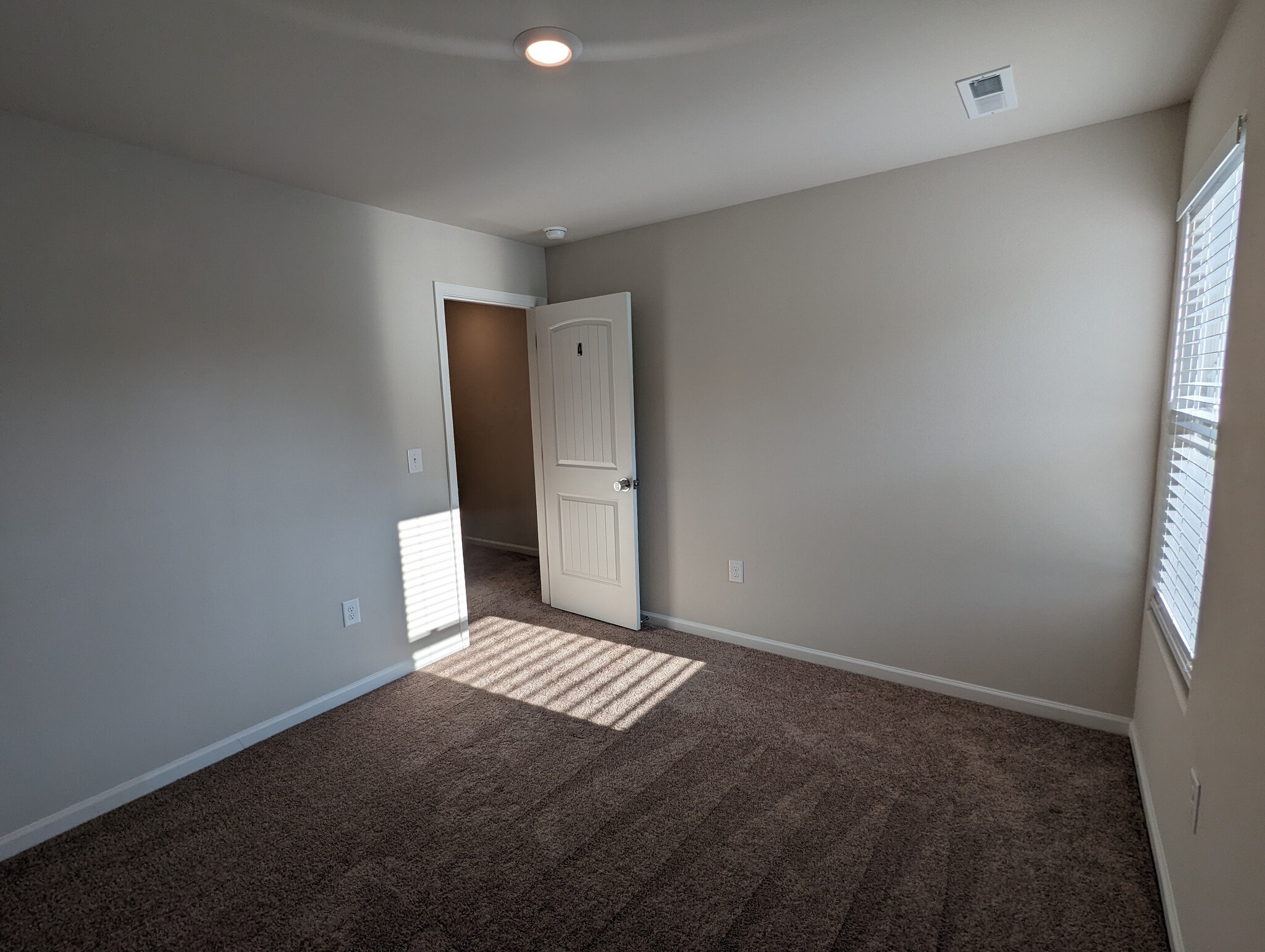 Building Photo - Room in House on Trailblazer St