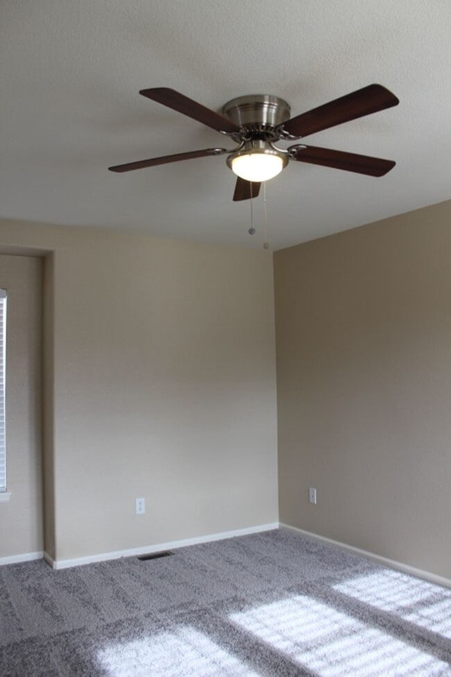 Building Photo - Stunning 3 BR/3 BA in Stockbridge At Meridian Community!