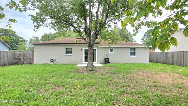 Building Photo - 8240 Pear Rd