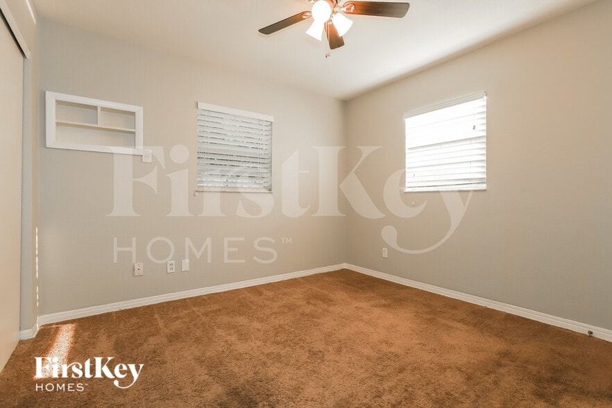 Building Photo - 5860 Cedar St NE