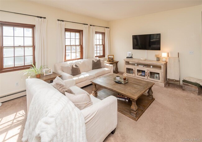 Building Photo - 102 Ward St