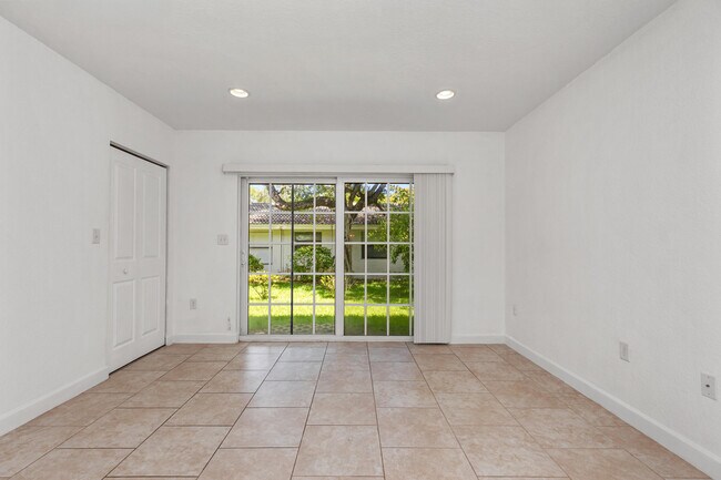Building Photo - 3525 NW 114th Ln