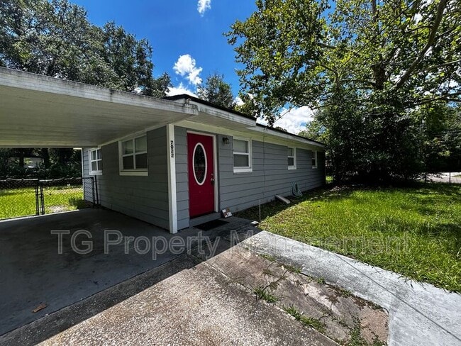 Building Photo - 7022 Miss Muffet Ln N