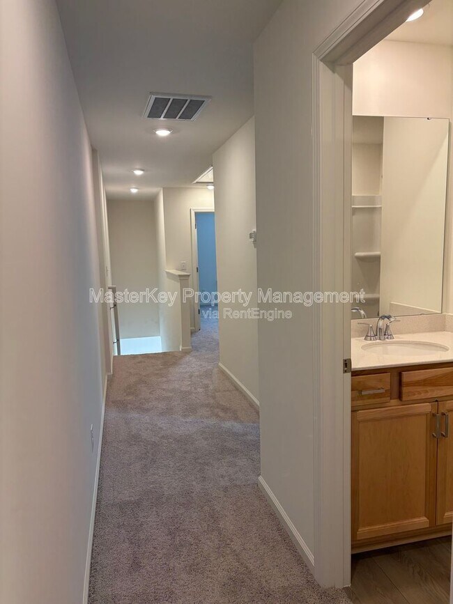 Building Photo - 10636 Brookside Reserve Rd