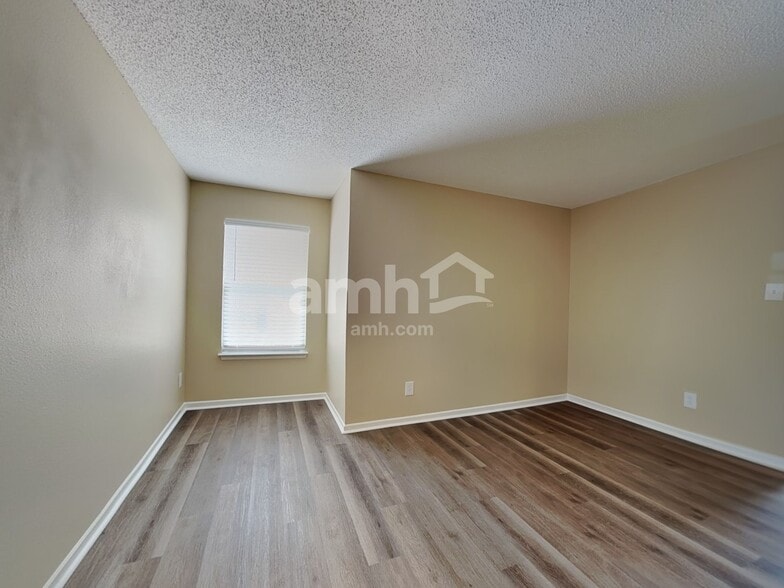 Building Photo - 1854 Wandflower Cir