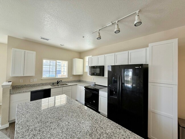 Building Photo - 9434 Ashbury Cir