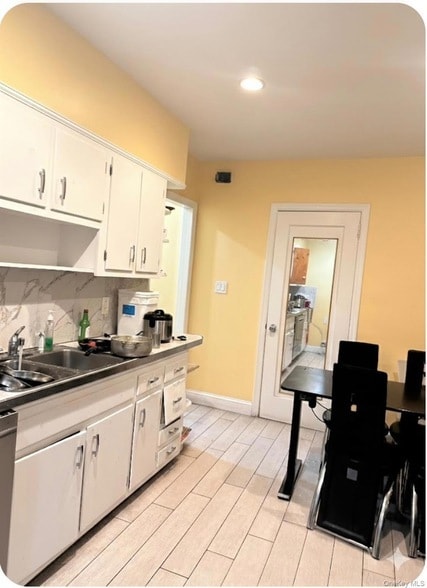 Building Photo - 35-58 71st St