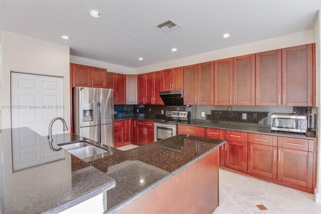 Building Photo - 2231 SW 164th Ave