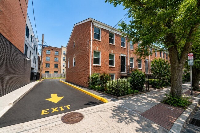 Building Photo - 364 1st St
