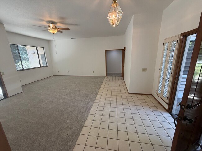 Building Photo - 4 bedroom | 2 bathroom | Gold River home