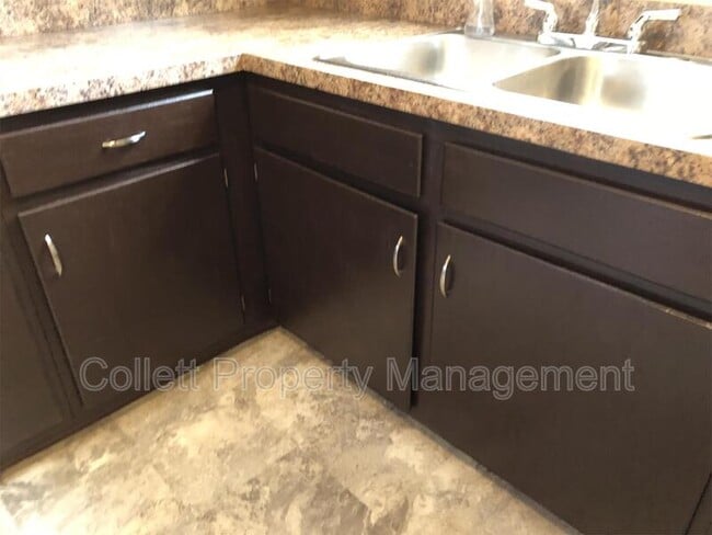 Building Photo - 6627 State Rd