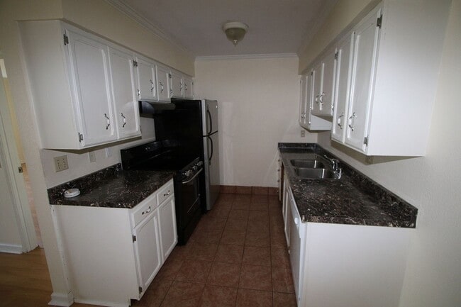 Building Photo - 1 Bed, 1 Bath Condo in West Anchorage!