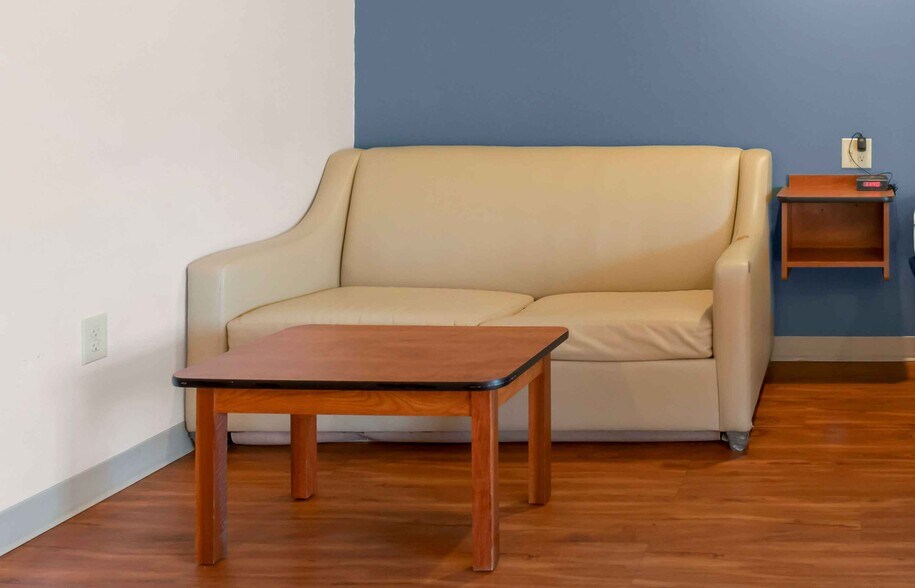 Building Photo - Furnished Studio-Springdale
