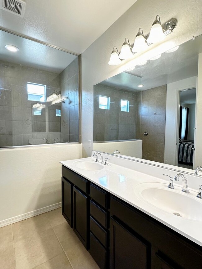 Building Photo - BEAUTIFUL VERRADO 3 BEDROOM PLUS DEN WITH ...