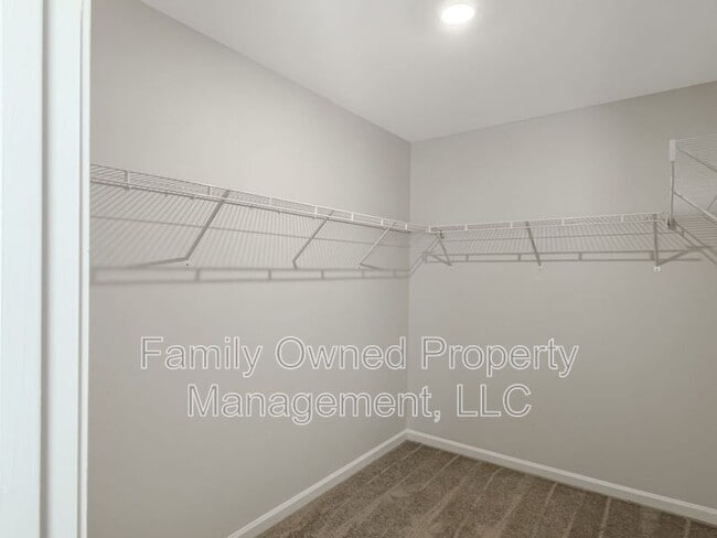 Building Photo - 603 Pendleton Dr