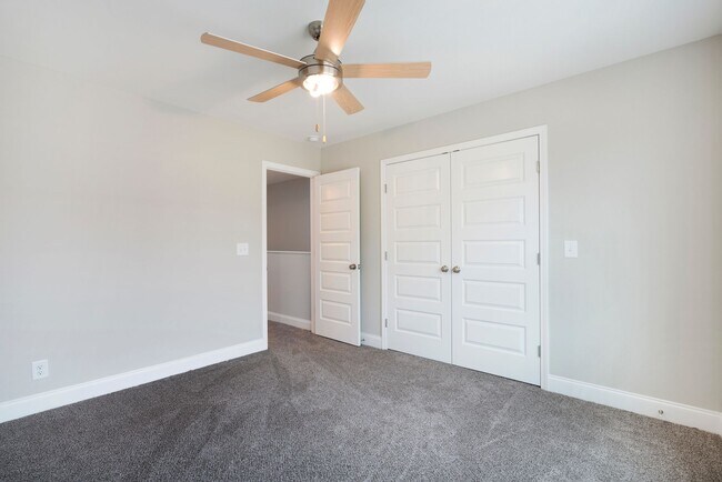 Building Photo - 156 Excell Rd