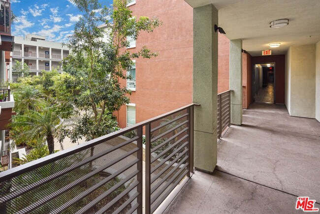 Building Photo - 100 S Alameda St