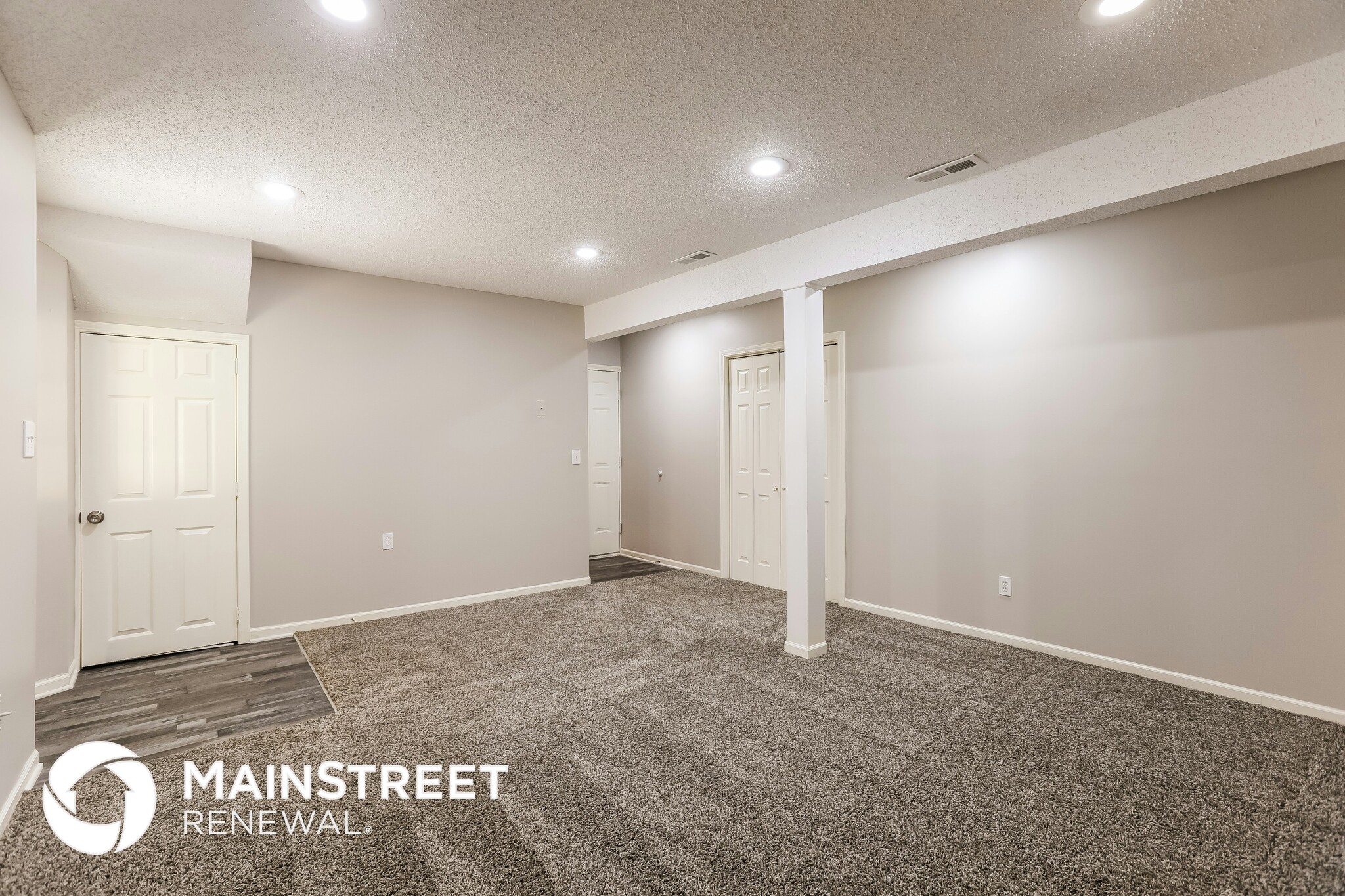 Building Photo - 1104 NE Lindsay Ave