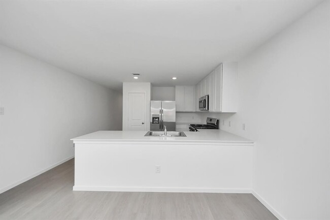 Building Photo - 18036 le gotte