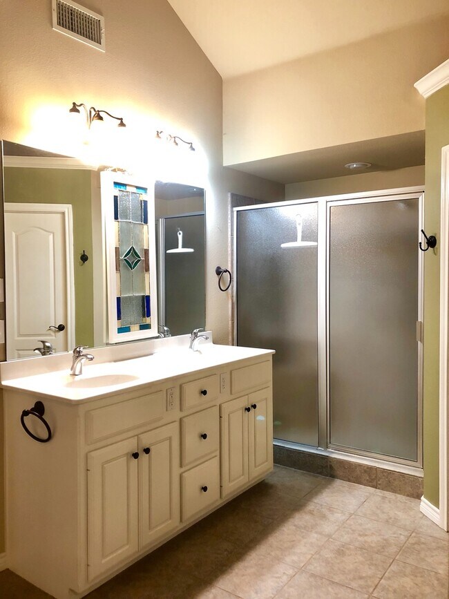 Building Photo - 4 Bedroom | 3 Bath Cooper ISD