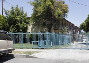 Building Photo - 6024 Hazelhurst Pl