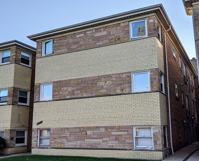 Primary Photo - 3144 Ridgeland Ave