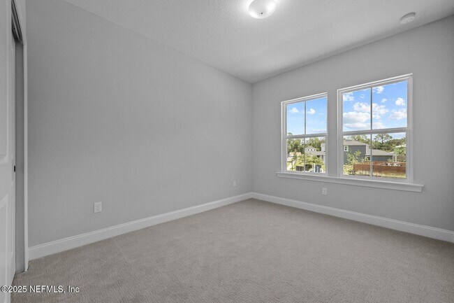 Building Photo - 27 Oak Pk Dr