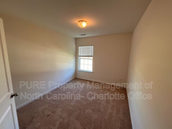 Building Photo - 7627 Galvin St