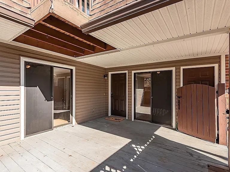 Building Photo - Room in Condo on Finley Forest Dr