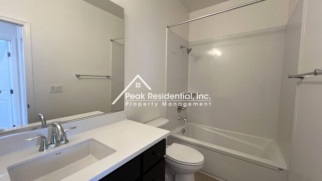 Building Photo - New Elk Grove 3bd/2.5ba Home near Big Horn...