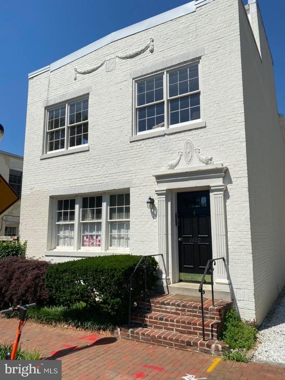 Building Photo - 1410 26th St NW