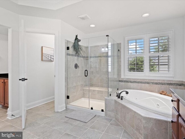 Building Photo - 41595 Revival Dr