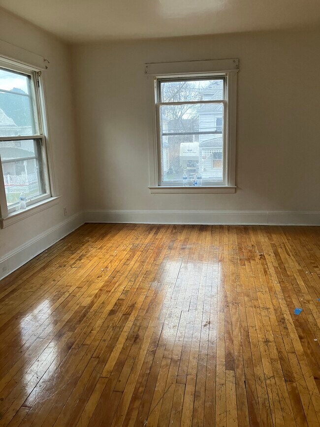Building Photo - 126 E Matson Ave