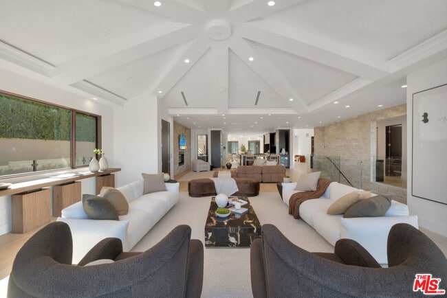 Building Photo - 3116 Elvido Dr