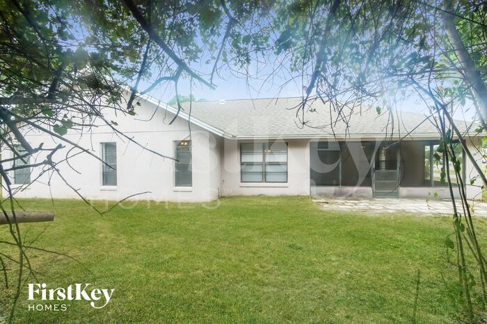 Building Photo - 601 Londonderry Cir SE