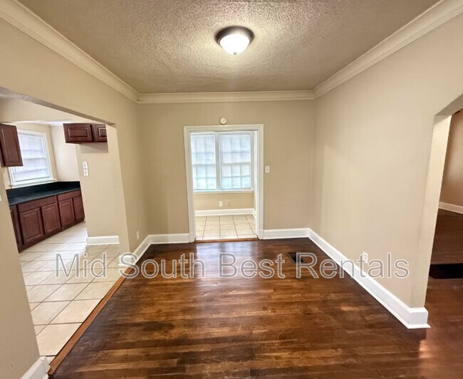 Building Photo - 1 N Front St