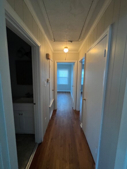 Building Photo - 2132 Martin St