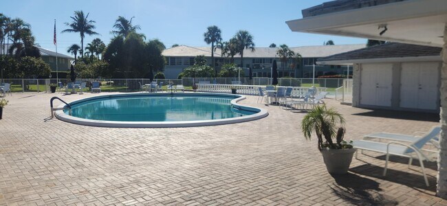 Building Photo - 5510 N Ocean Blvd