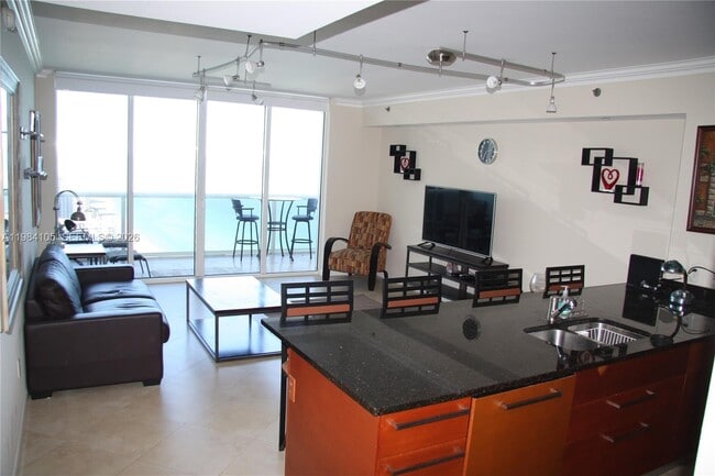 Building Photo - 1830 S Ocean Dr