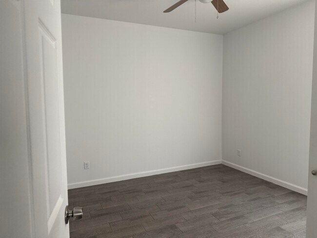 Building Photo - 314 Javier Dr